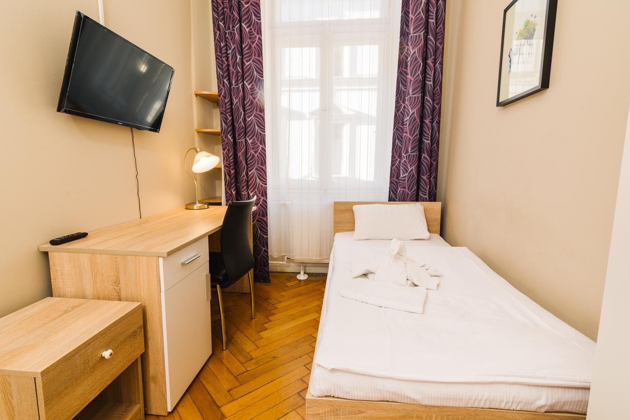 Centric Lifestyle Apartments Budapest Exteriör bild
