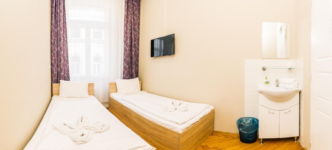 Centric Lifestyle Apartments Budapest Exteriör bild